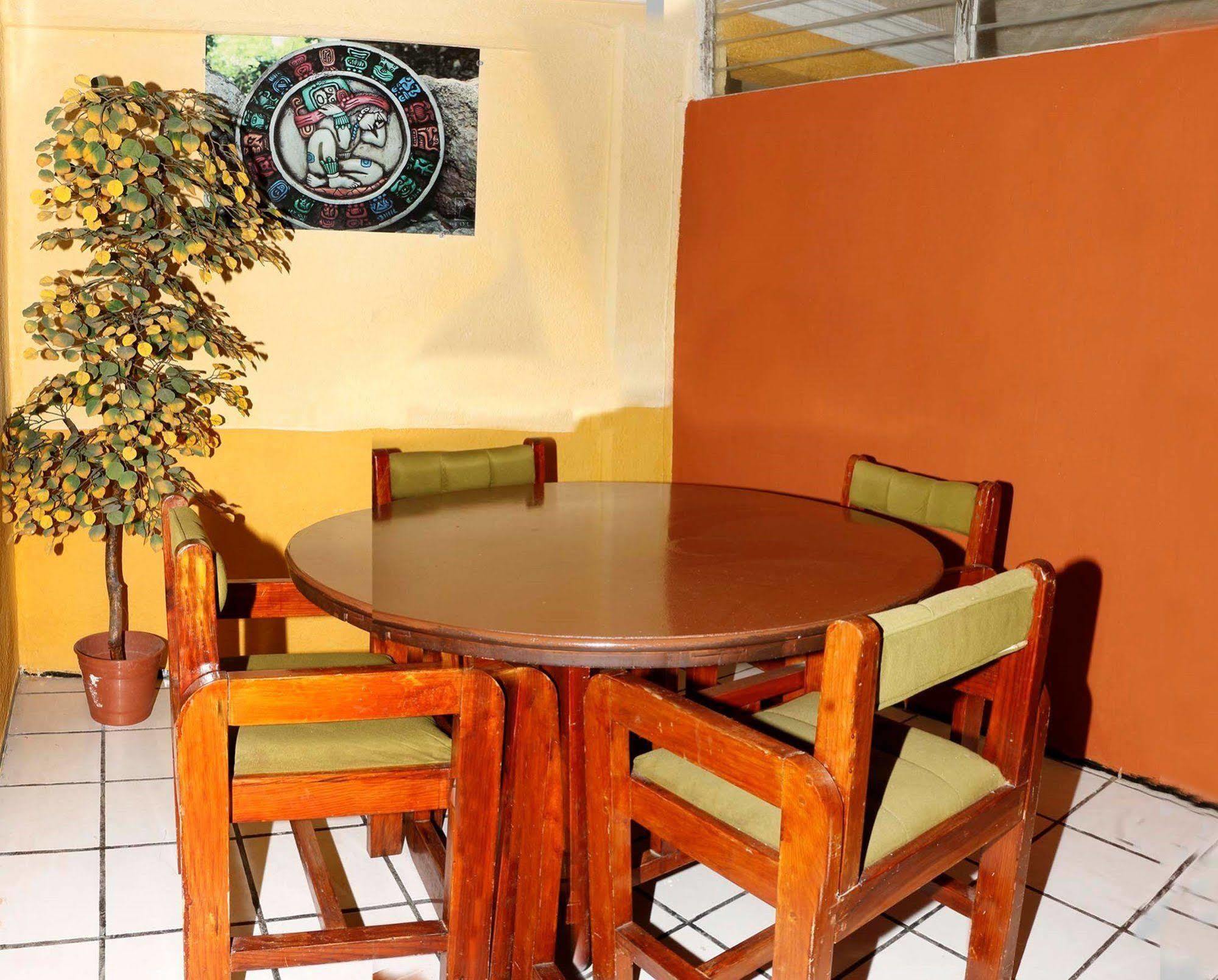 Hotel Suites Elia Noemi Mérida Extérieur photo