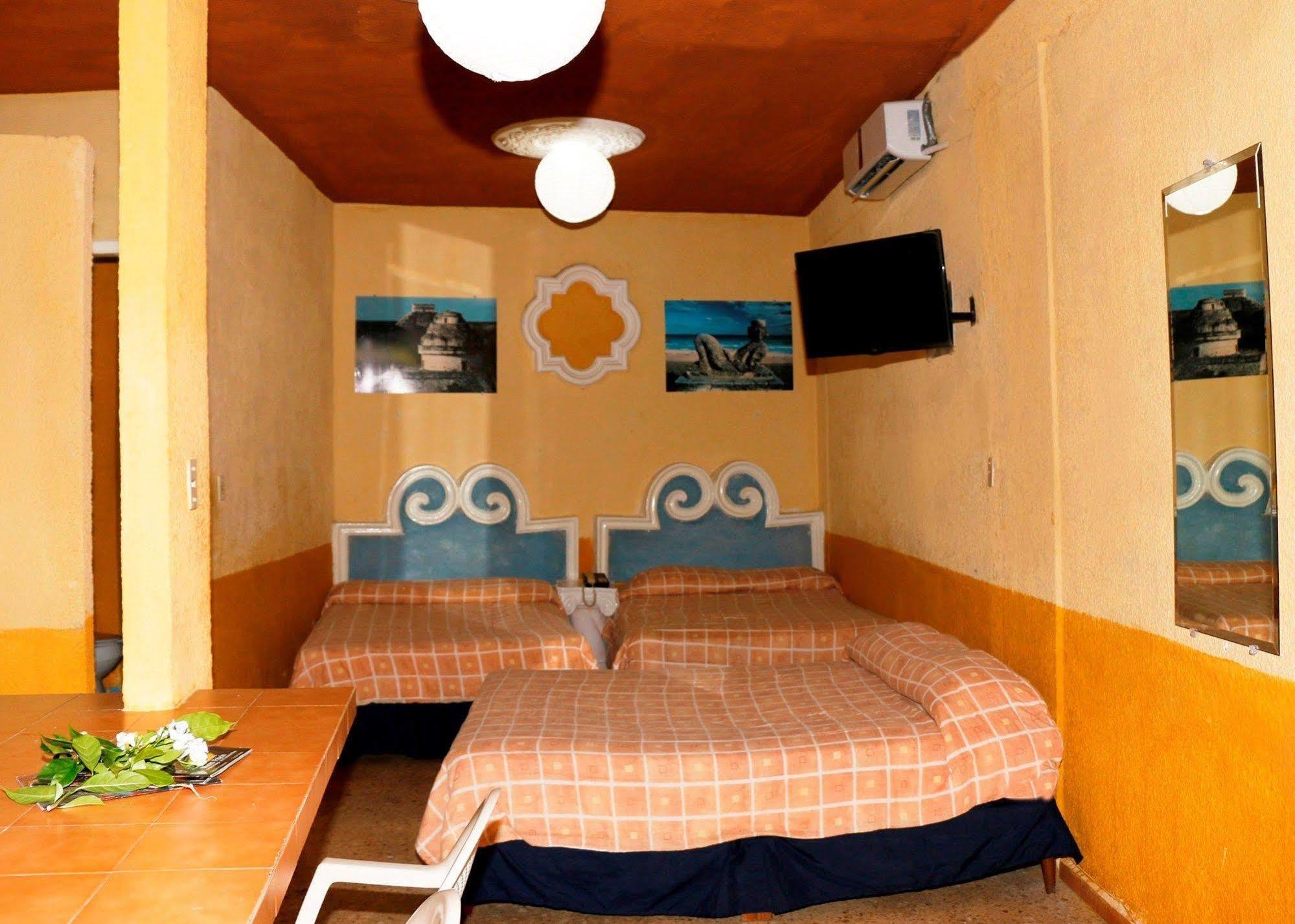 Hotel Suites Elia Noemi Mérida Extérieur photo